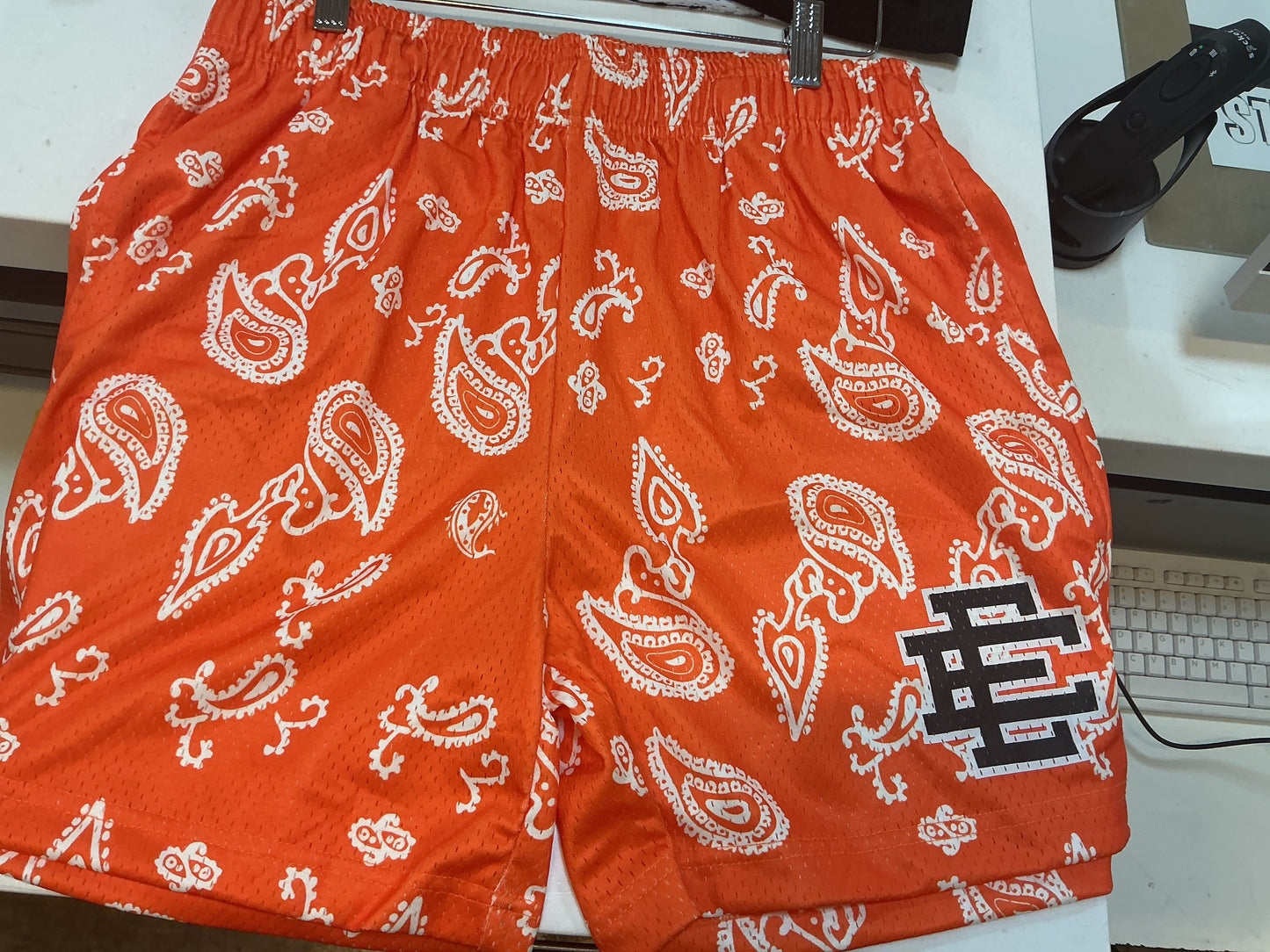 EE Basic Shorts Orange Paisley
