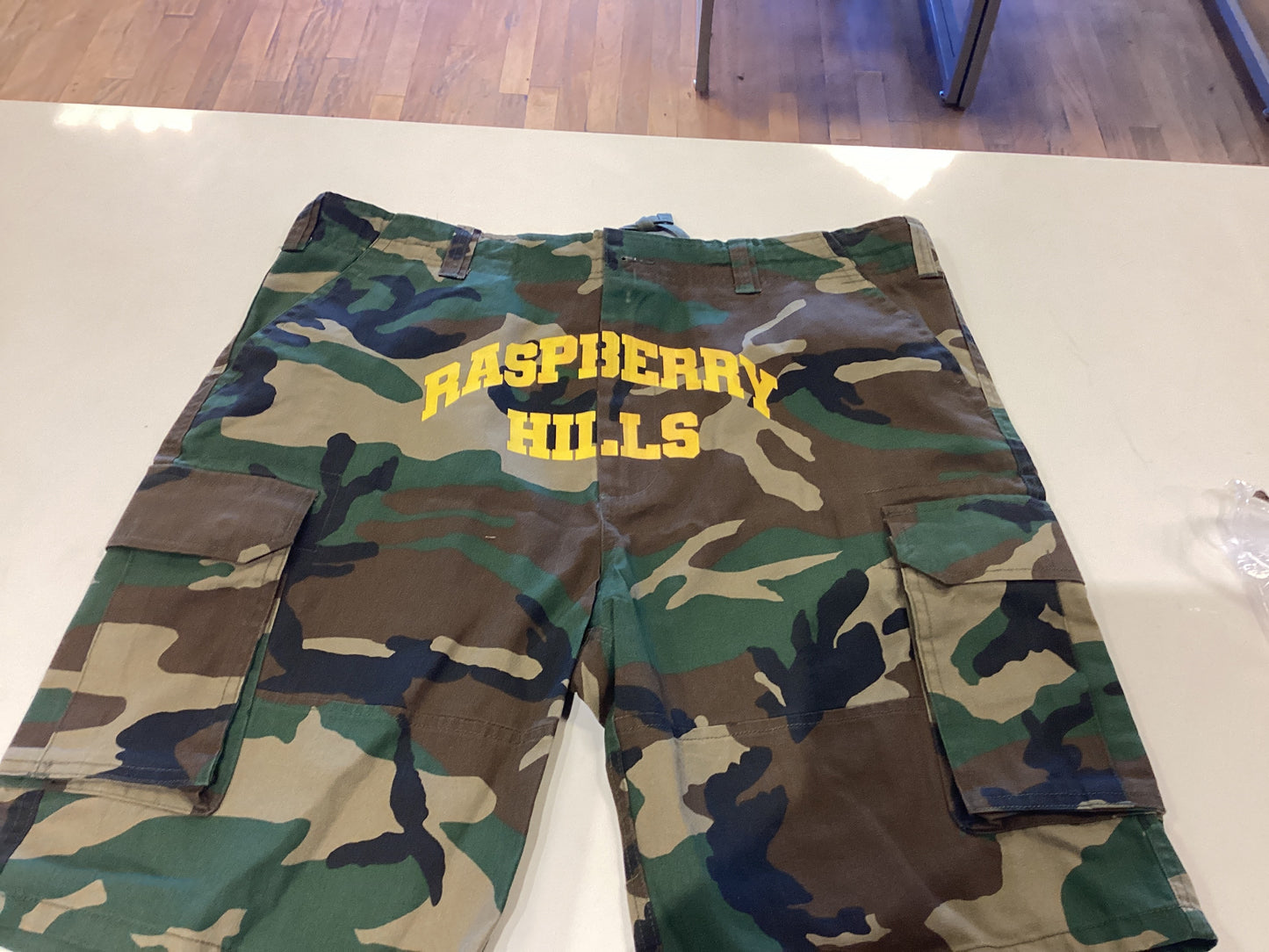 Raspberry hills camo shorts
