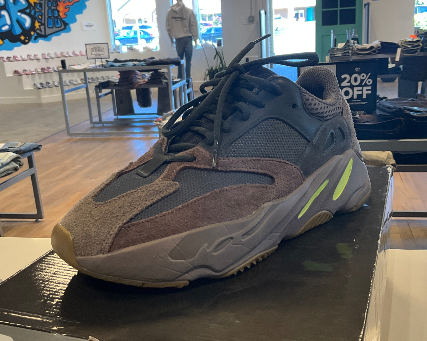 Adidas Yeezy Boost 700 Mauve *Slightly Used*