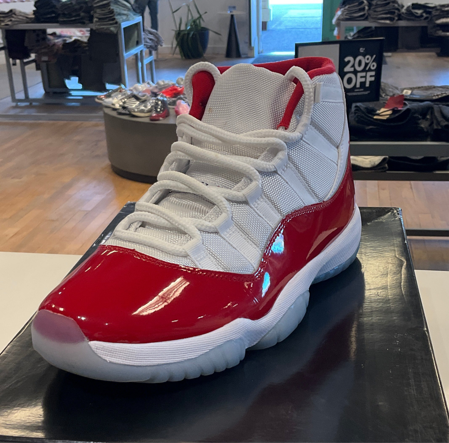 Jordan 11 Retro Cherry (2022) Used*