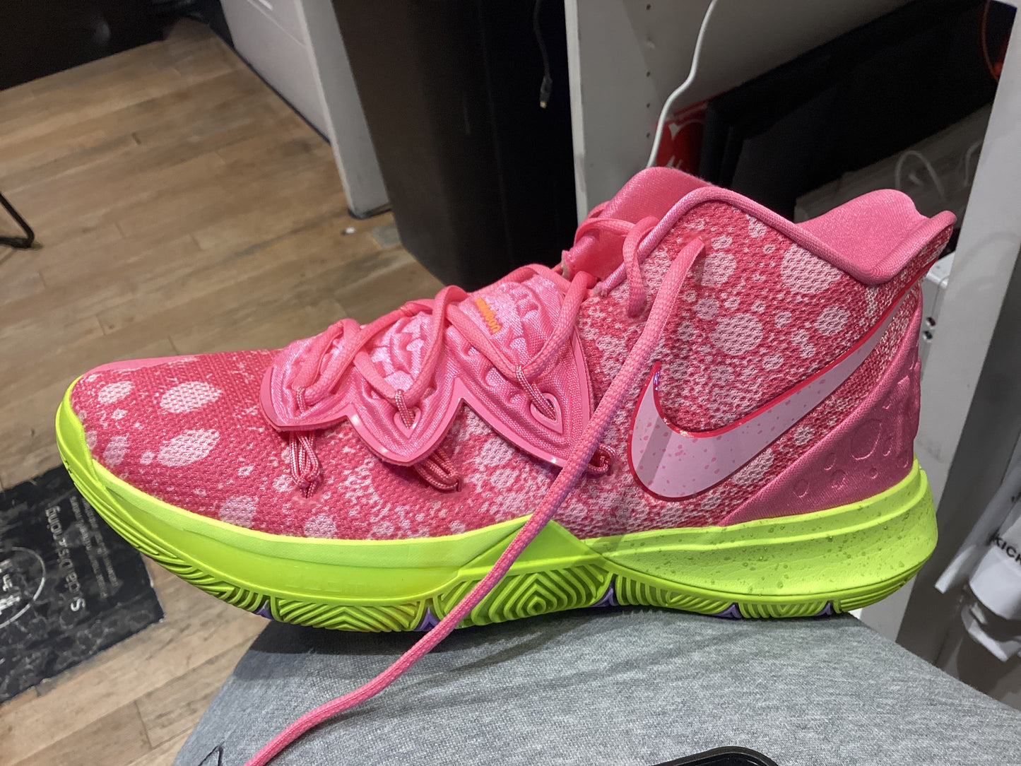 Nike Kyrie 5 SpongeBob Patrick *USED*