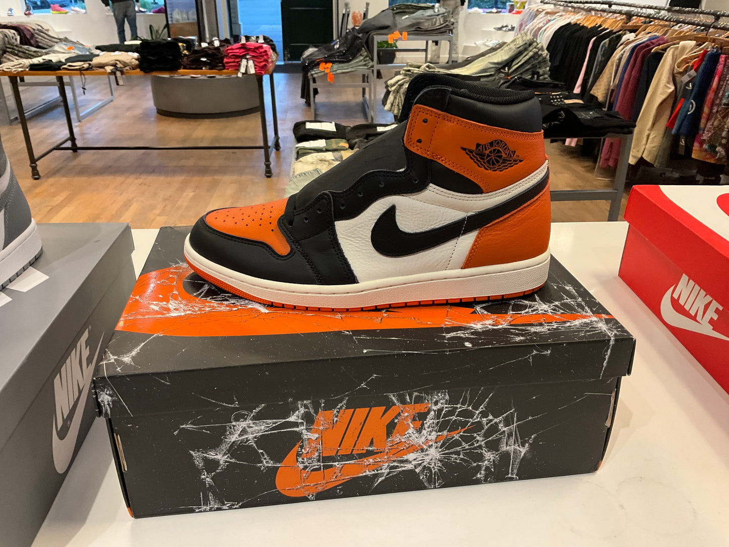 Jordan 1 Retro High OG black sail starfish