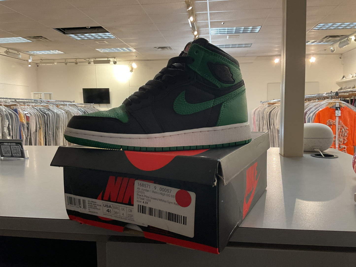 Jordan 1 Retro High Pine Green Black GS *USED*