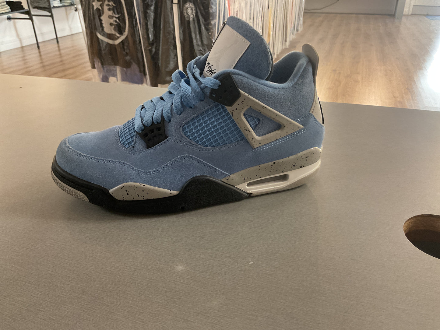 Jordan 4 Retro University Blue *USED*