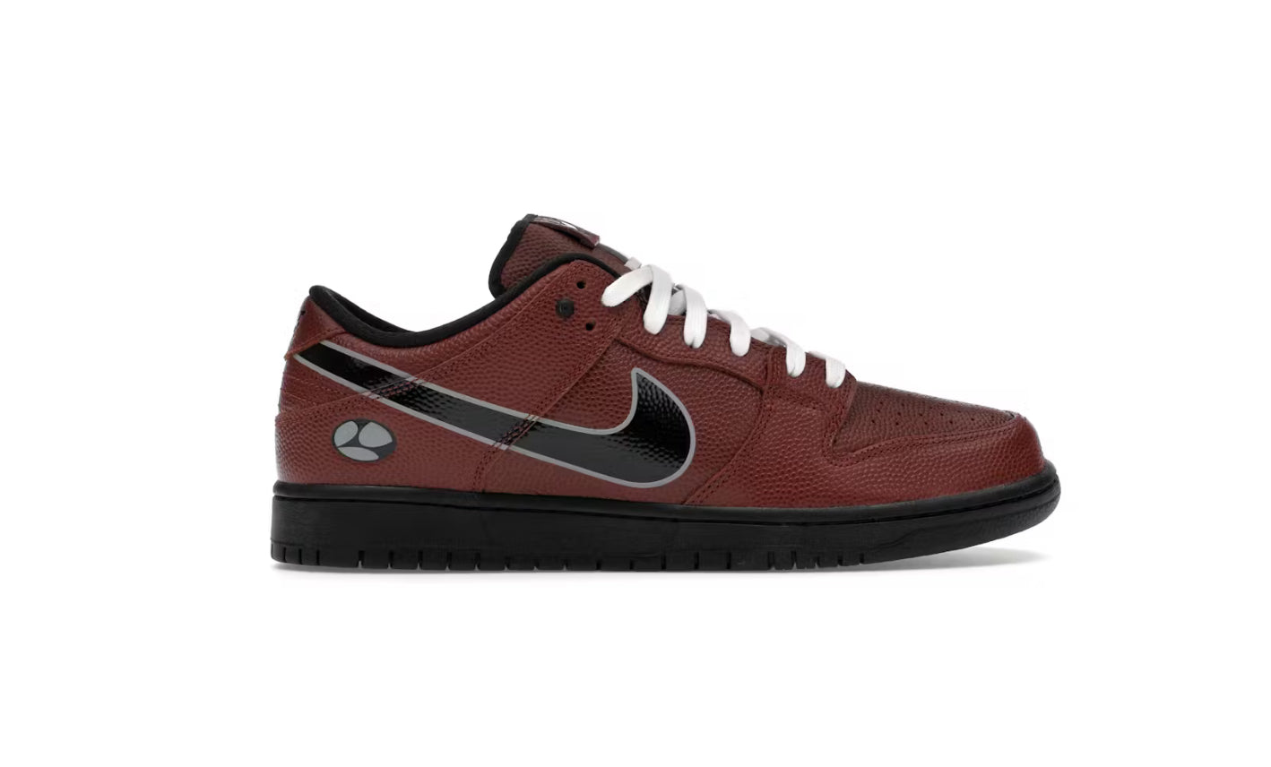 Nike SB Dunk Low Limosine Skateboards