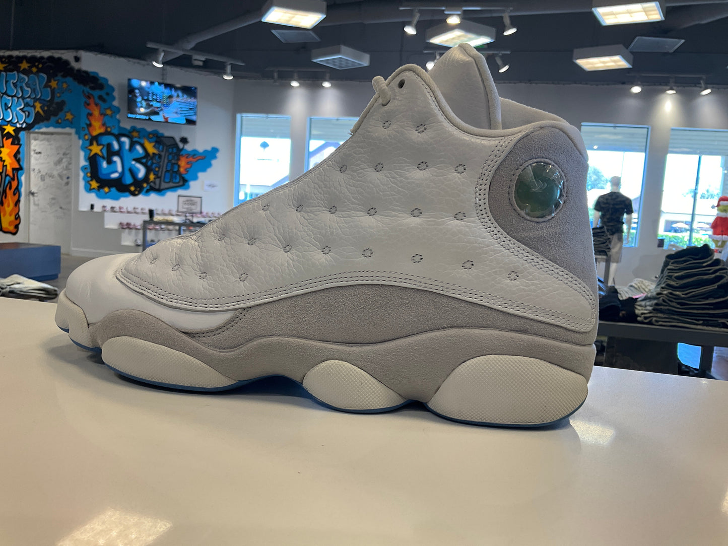 Jordan 13 Neeutral Grey *USED*
