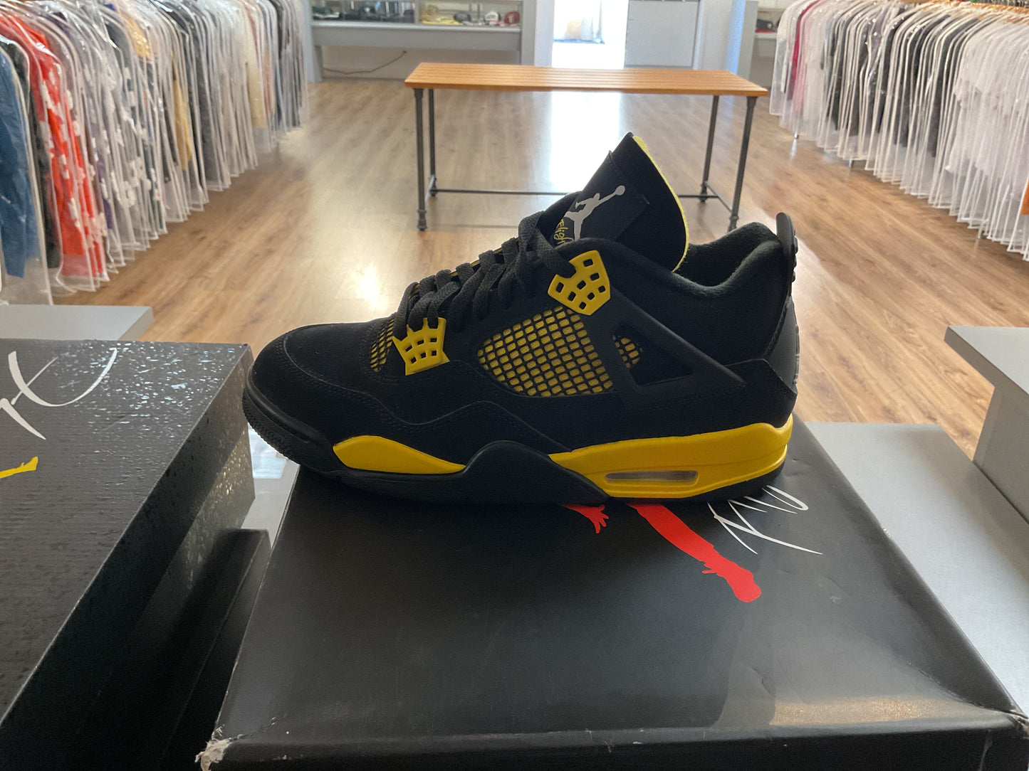 Air Jordan 4 Retro Thunder *Slightly Used*
