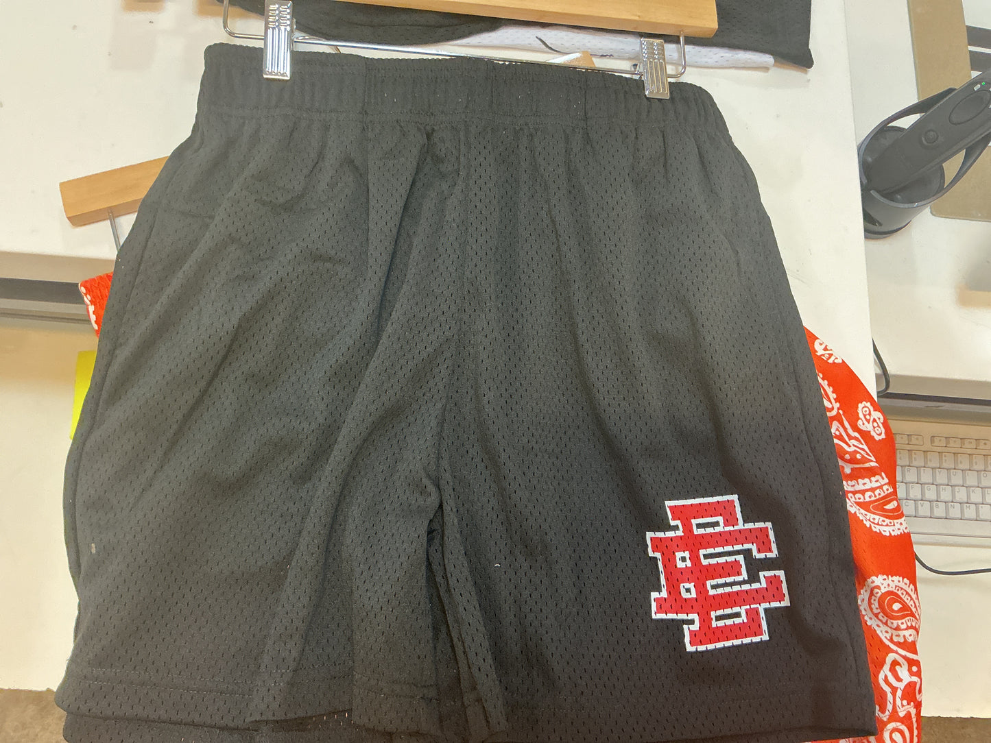 EE Basic Black Shorts Red LOGO