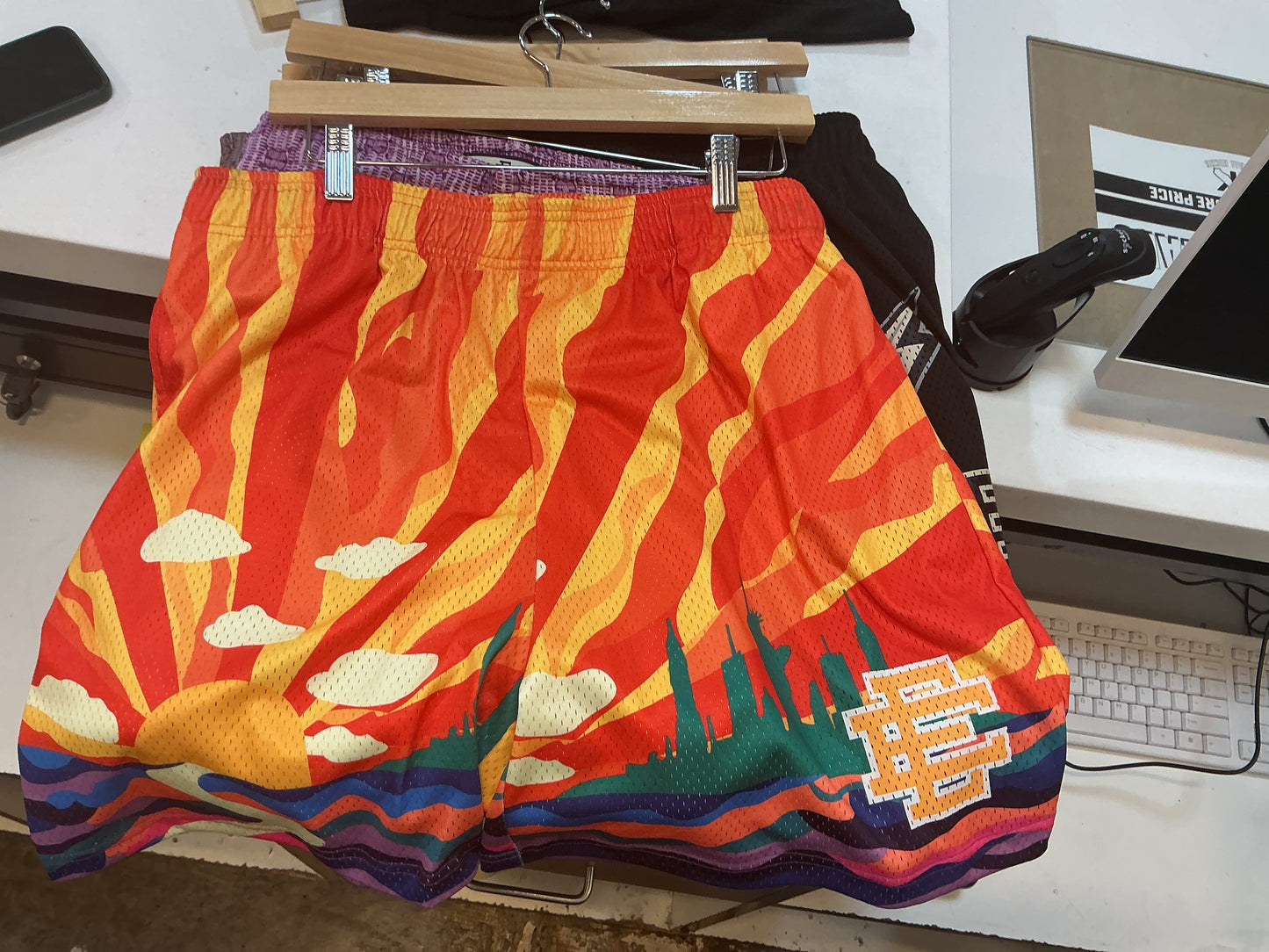 EE Basic Shorts NYC Sunset Yellow