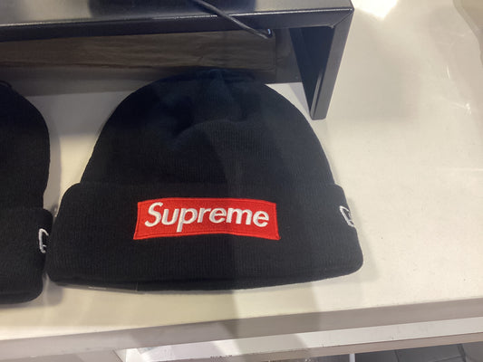 Suprem box logo