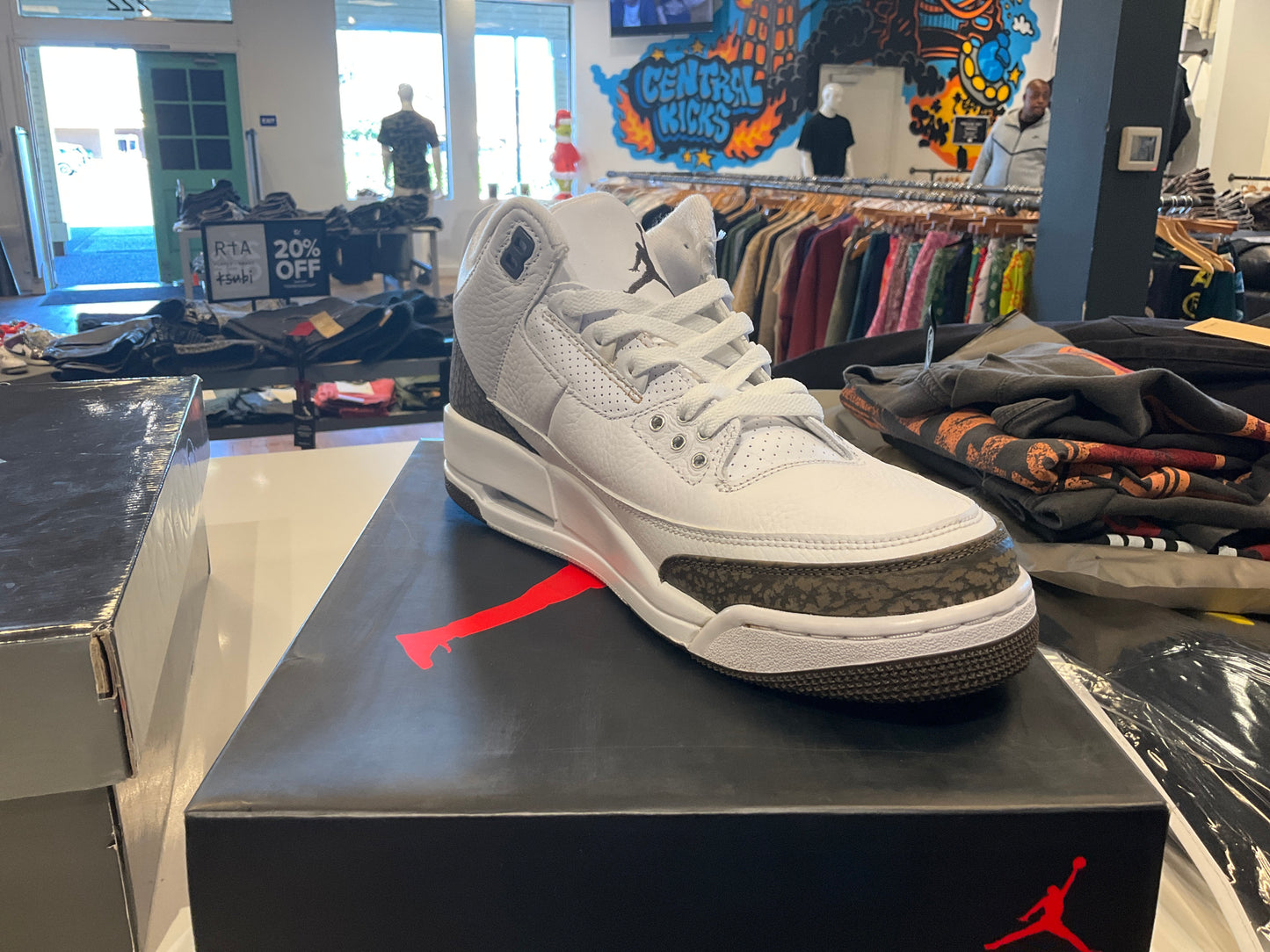 Jordan 3 retro mocha (2018)(Used)
