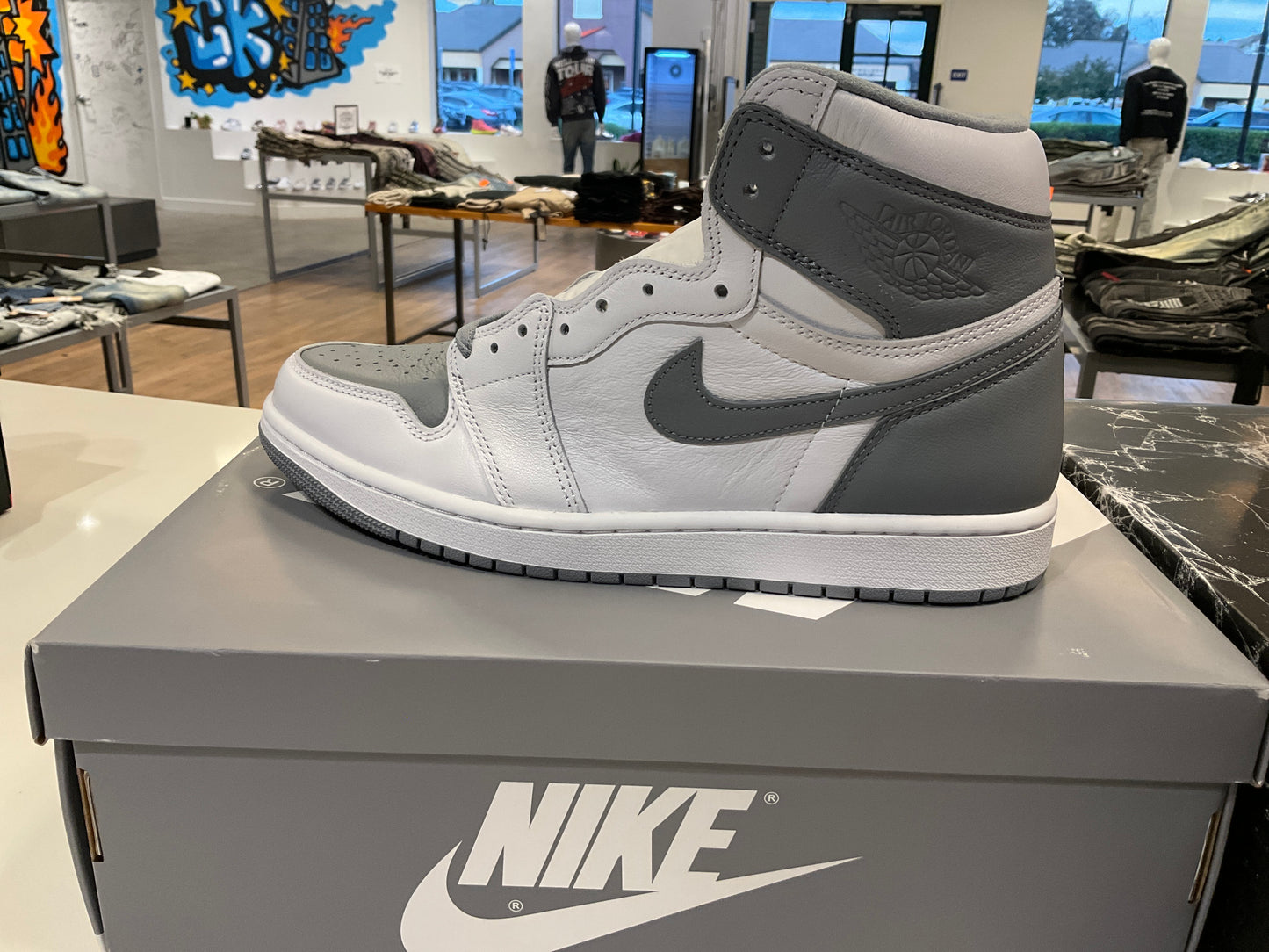 Jordan 1 Retro High OG Stealth/ White