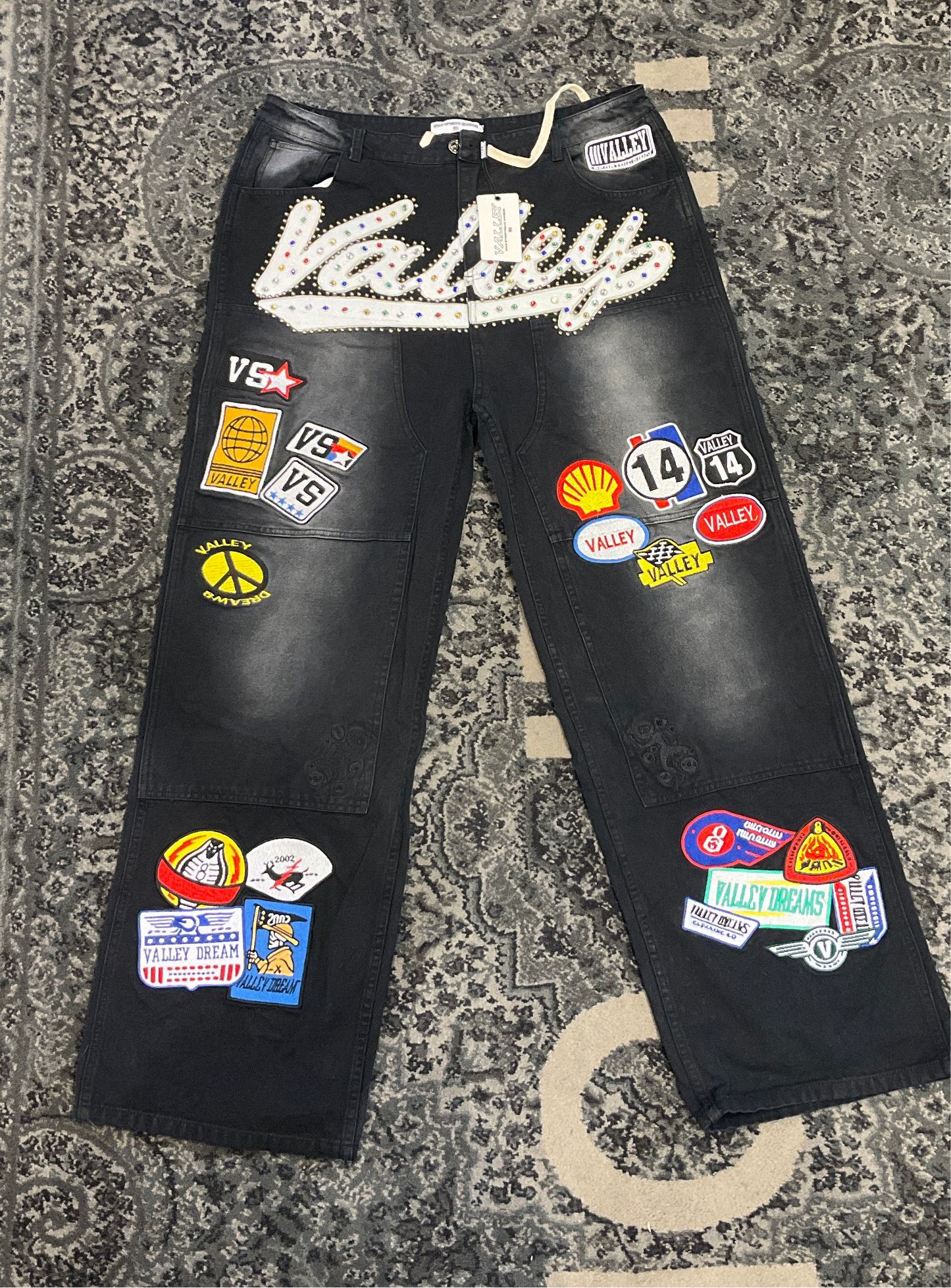 Vale forever patched jeans