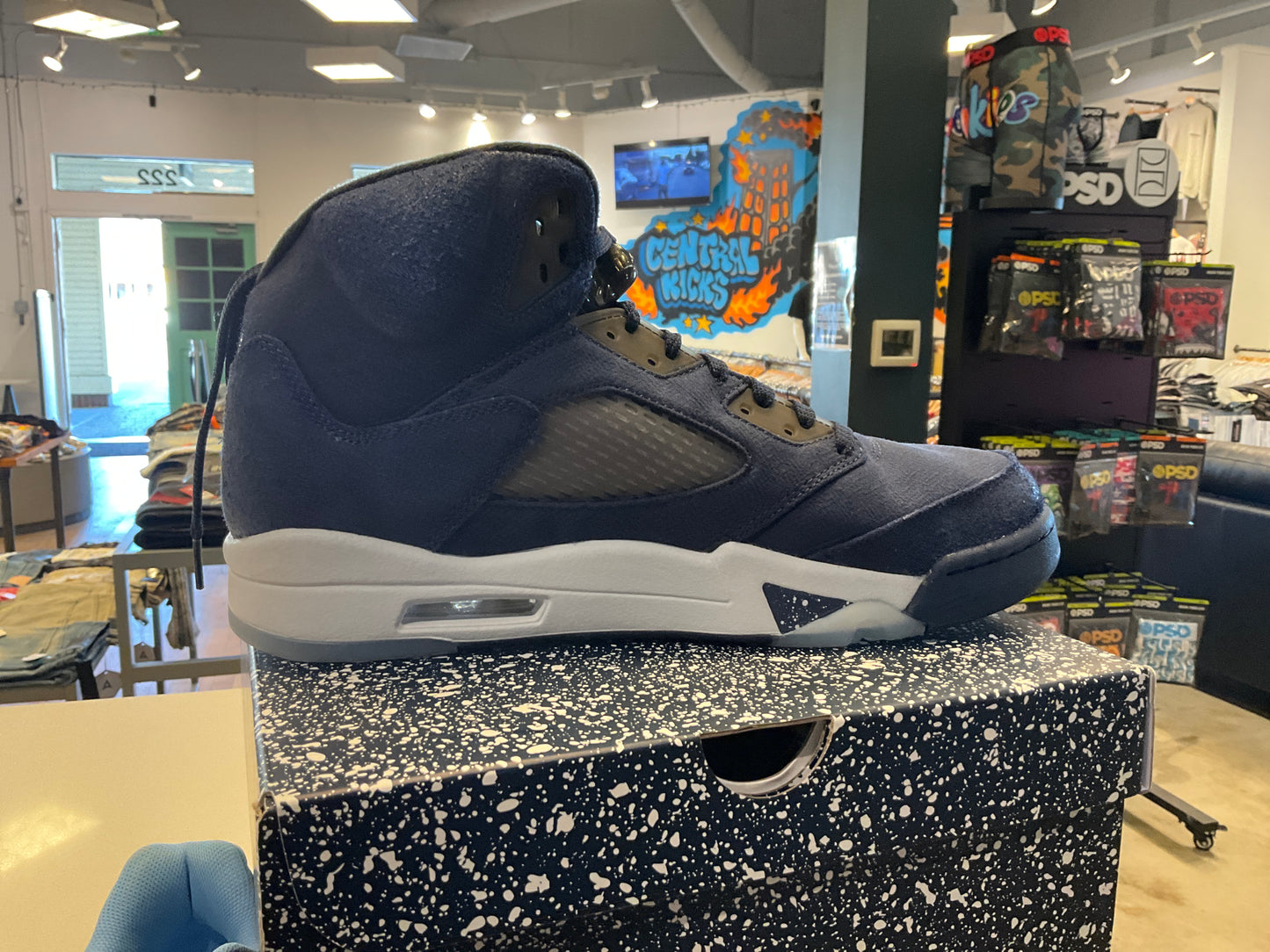 Jordan 5 Retro Midnight Navy *USED*