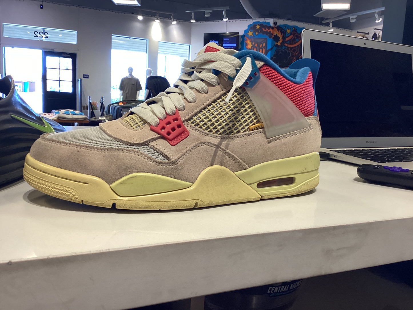 Jordan 4 Union Guava Ice