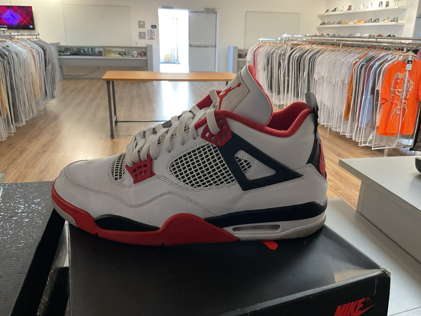 Air Jordan 4 Retro Fire Red *Used*