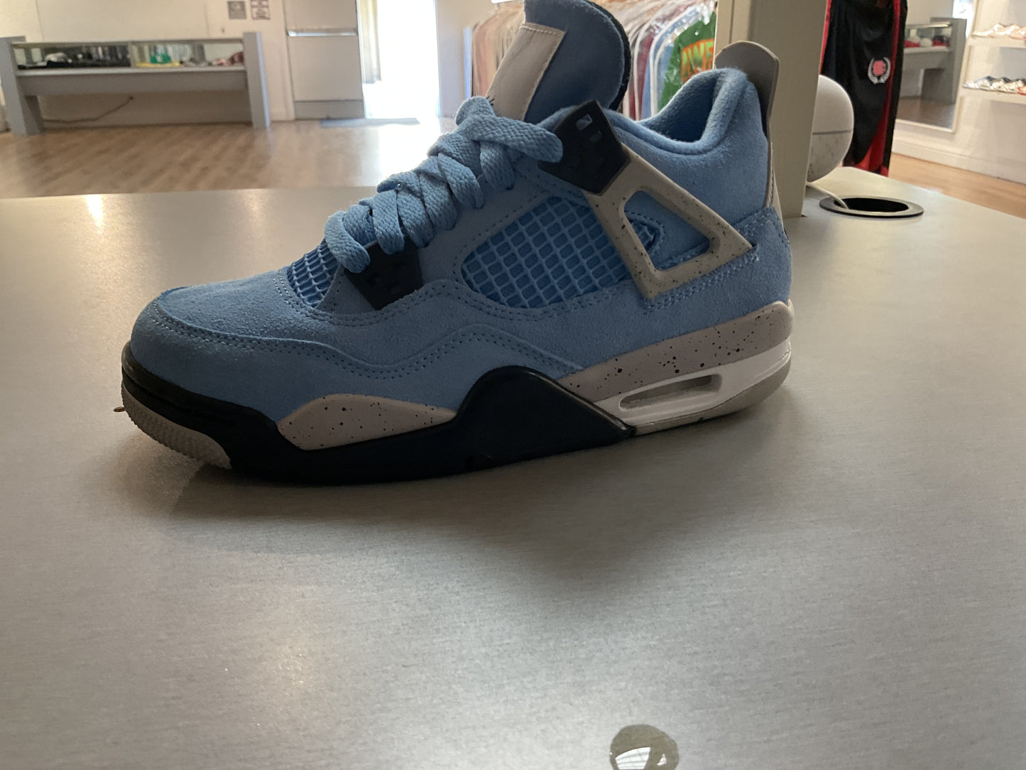 Jordan 4 Retro University Blue (GS) *Used